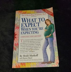 What to expect when expecting! Soft cover book.